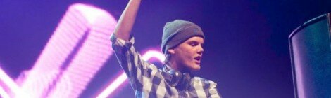 avicii-at-super-glow-dc-armory-washington-usa-18-11-2011-exqlusiv-685x375