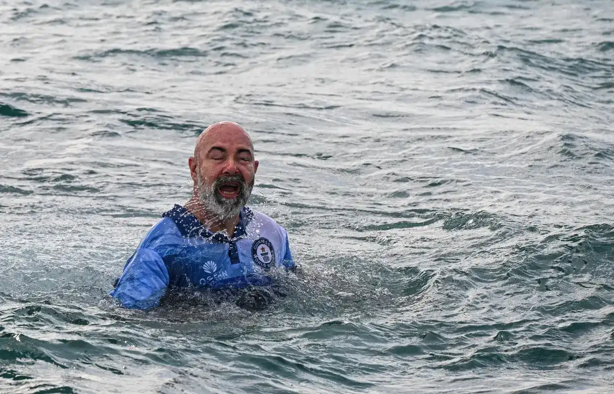 At the age of 59, this engineer lived underwater for 120 days