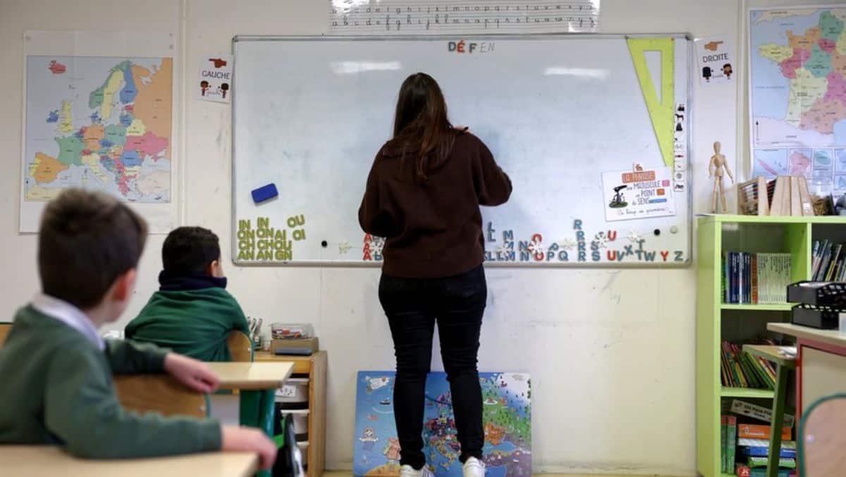 Drunk mother hits teacher who refused to give her son back