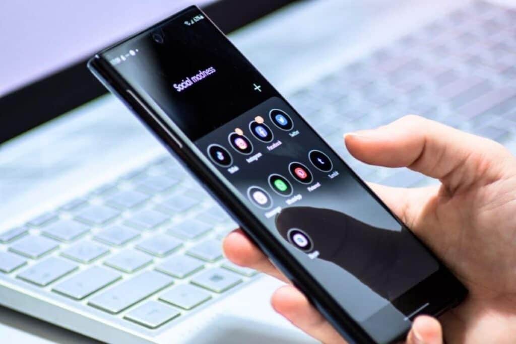 These 12 Android apps are secretly recording you – delete them right now!