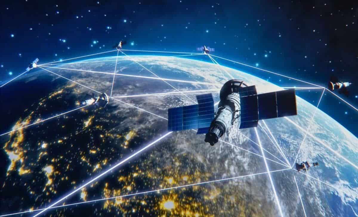 Elon Musk Transforms Connectivity iPhones and Androids Can Now Make Calls Anywhere on Earth via His Satellites