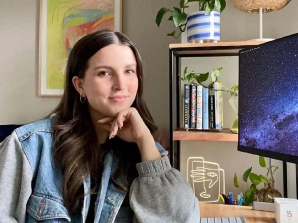 This TikTok Creator's Lazy Monday Strategy Will Change How You Think About Work Forever