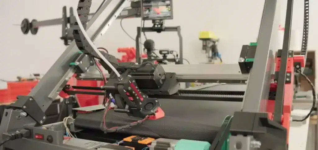 A 3D Printer That Moves On Its Own
