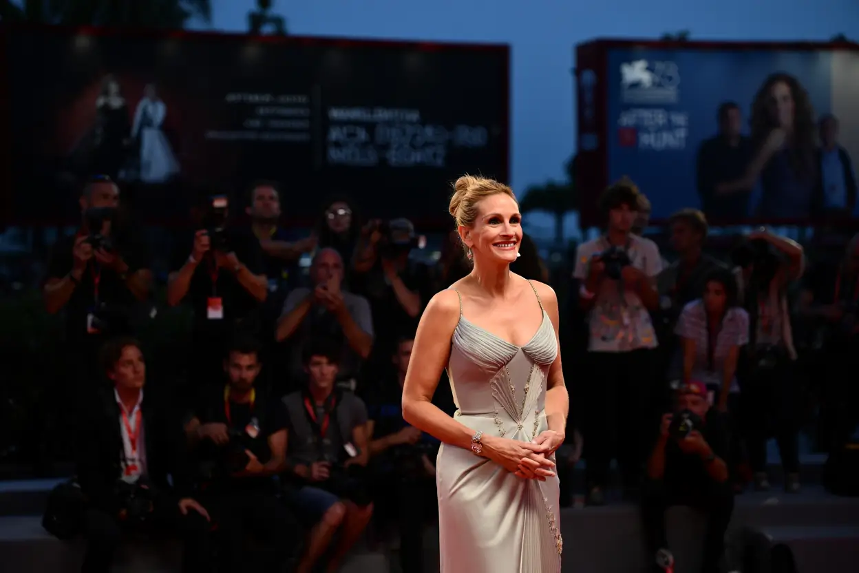 Julia Roberts’ 6‑minute ovation at Venice 2025 — the quote already igniting awards talk